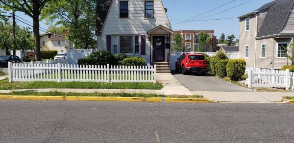 Straight Line Fence