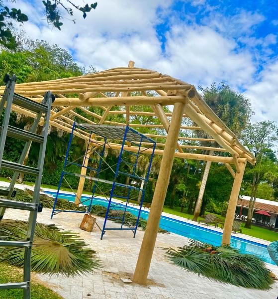 Ronnie's Seminole Chickee / Tiki Huts