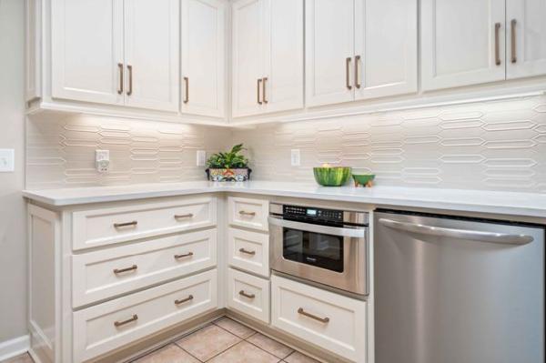 R Lucas Construction & Design LLC