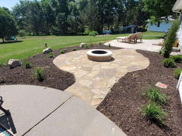 Woodys Lawn and Landscape