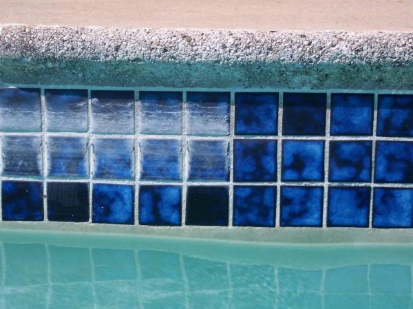New Look Pool Tile Cleaning
