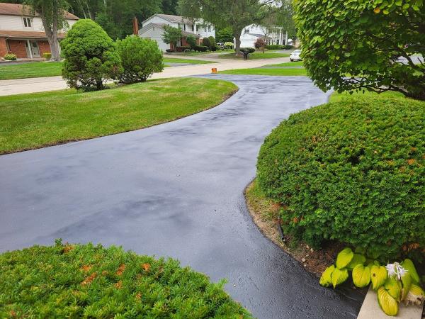 H D Sealcoating & Paving Solutions