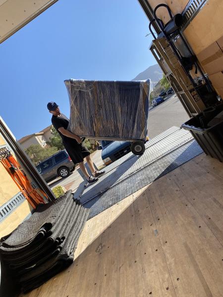 Clawtel Moving