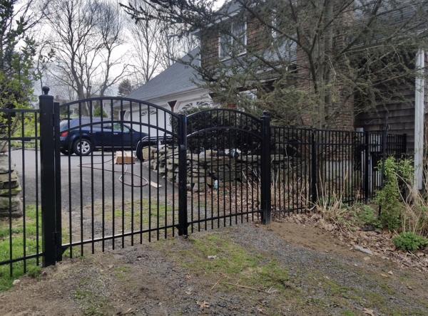 Advance Fencing LLC