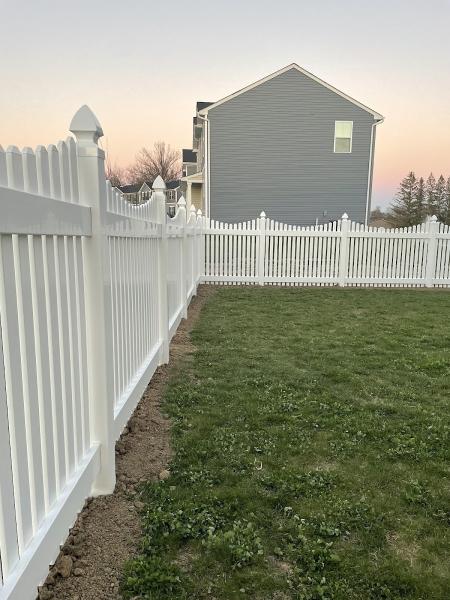 Yoder's Vinyl Fencing