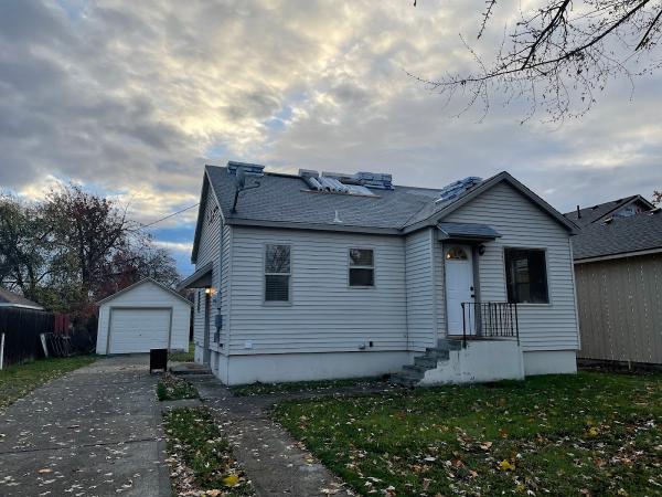 Glacier Roofing & Exteriors