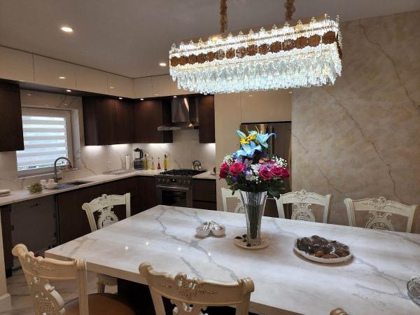 Muretti Queens Showroom: Italian Kitchens & Closets