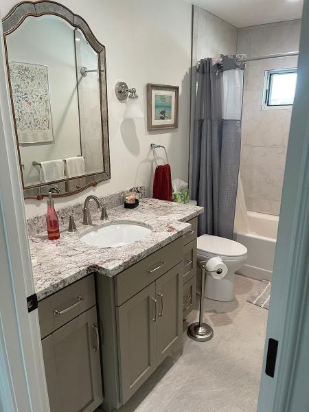 Granat Custom Cabinets