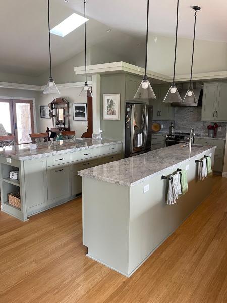 Granat Custom Cabinets