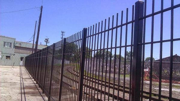 Valencia's Fencing Company