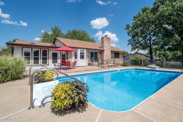 Laurie Duepner Real Estate Group at Bhhs Select Properties