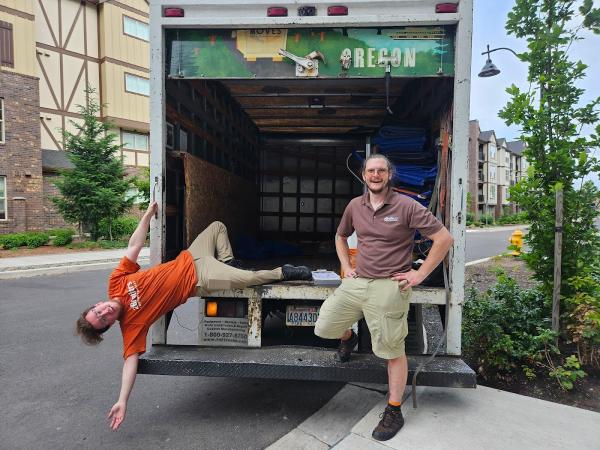 2 Brothers Moving & Delivery