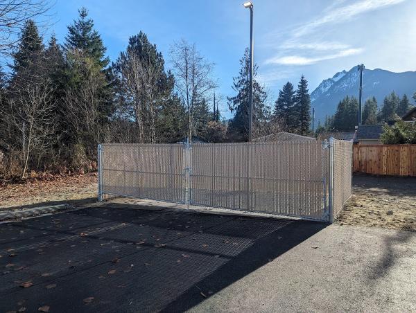 NW Pearl Deck and Fence