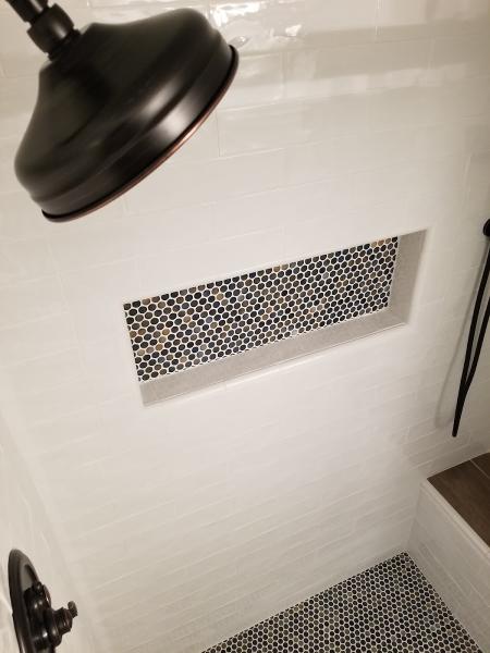 Artistic and Luxury Bathroom Design
