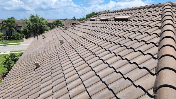 Clean & Glossy Pro Cleaning Services