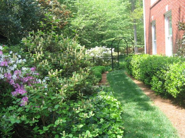 Bloom'n Gardens Landscape