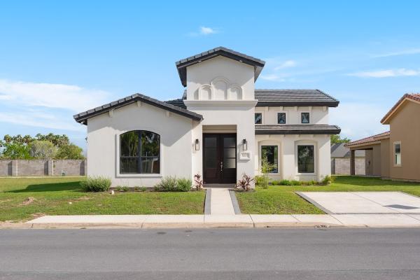 Bertha De La Rosa- Legacy Realty Group RGV