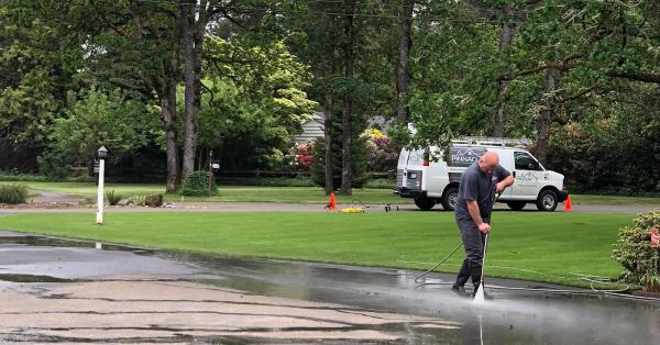 Pinnacle Maintenance Group LLC