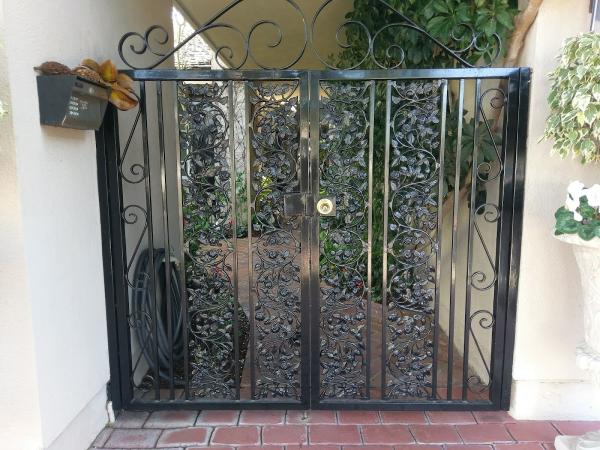 Fence Menders