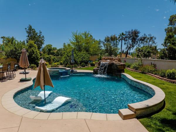Taylor Made Pools