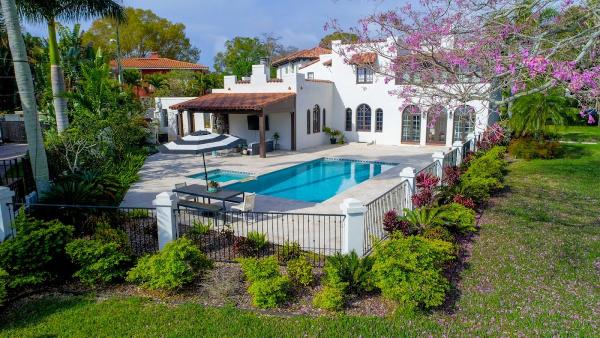 Oasis Pavers and Pools