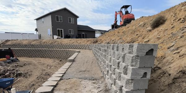 Moongate Landscaping & Construction