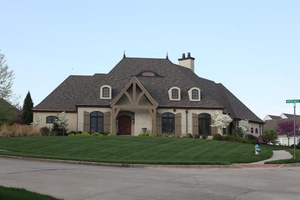 Manor Roofing & Restoration Services -- Manor Metal Roofs