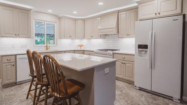 St Charles Kitchens & Baths