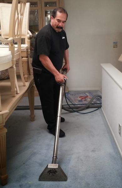 Julio's Carpet Cleaning