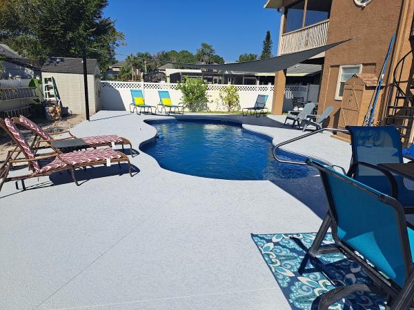 Hawaiian Island Pools Inc
