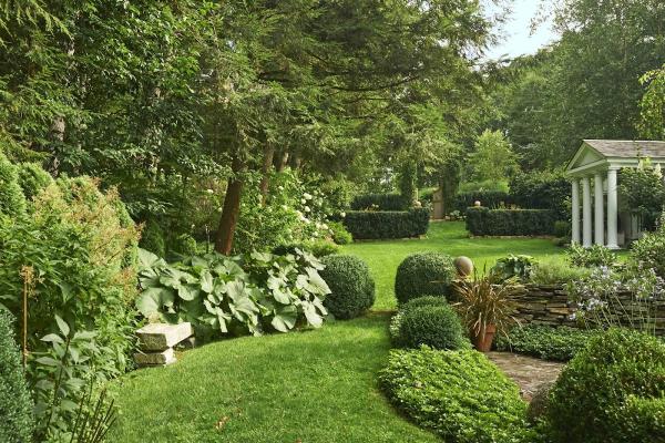 Pileggi Landscaping Inc