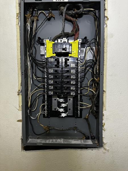 876 Electric and Handyman's Services Llc