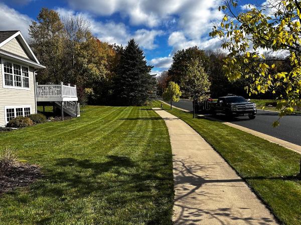 Premier Lawn & Landscape LLC
