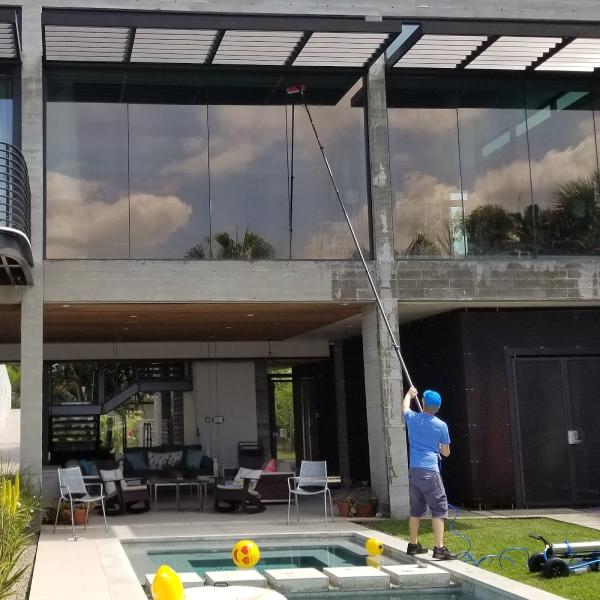 No Streaking Professional Window Washing
