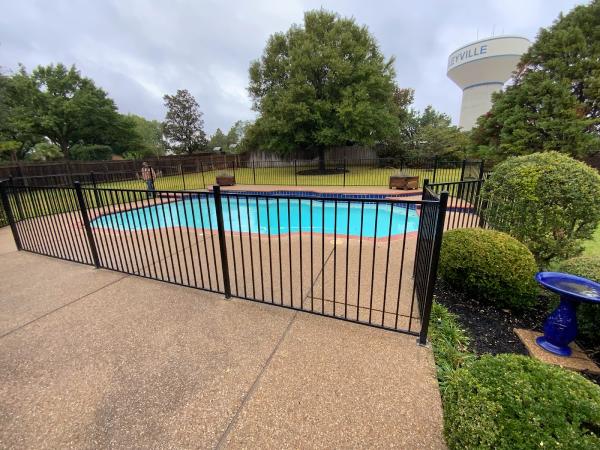 Lonnie & Co. Fencing