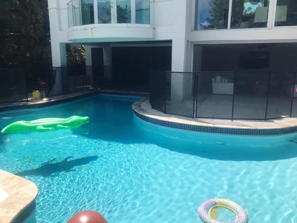 Luciano Pools