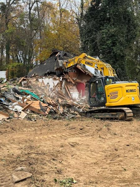 Ngeg Roll Off & Demolition