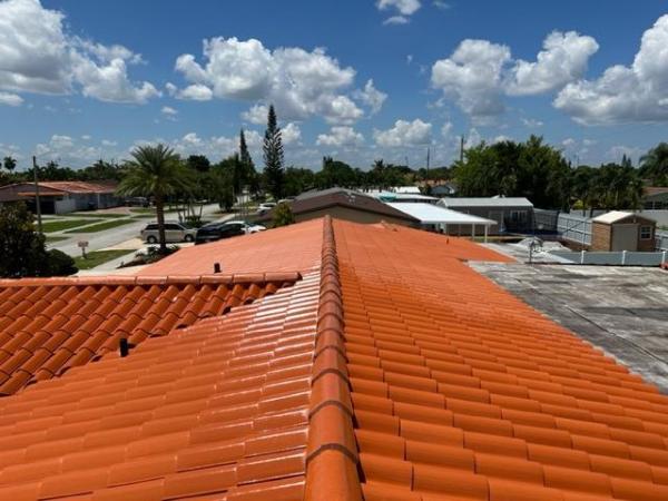 Miami Roof Cleaning Services