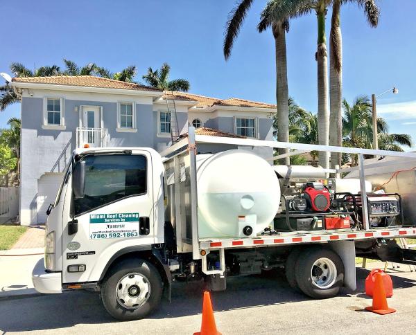 Miami Roof Cleaning Services
