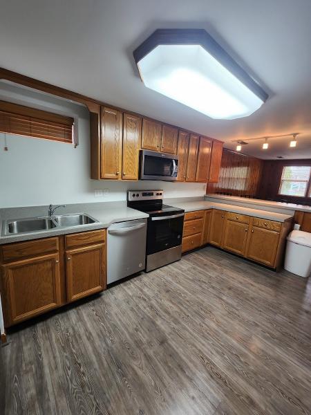 Rebecca's Top To Bottom Cleaning Service LLC