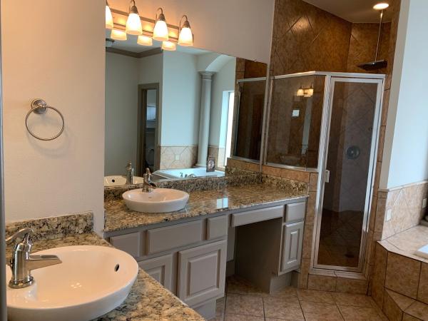 Hollys Cleaning Service LLC