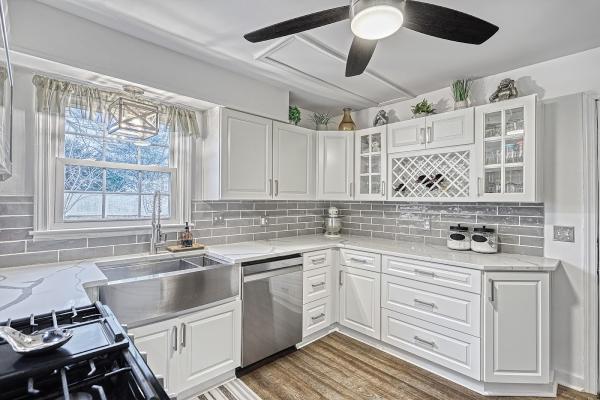 Jennifer Hollister Real Estate Group