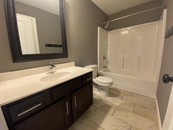Mid-Mo Cleaning: Housekeeping & Janitorial Service