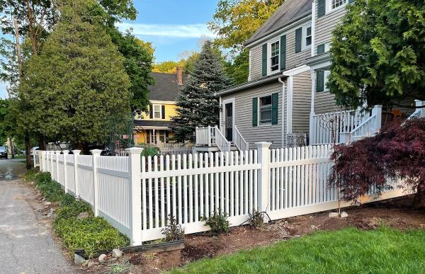 Distinctive Fences Inc.