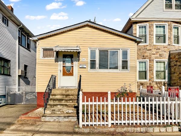 Retonya Flowers Jersey City Realtor