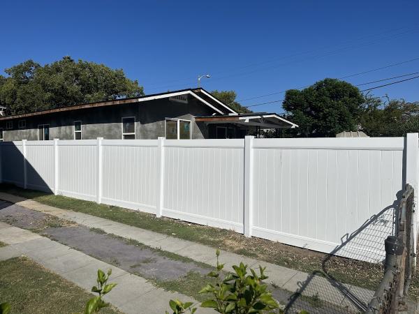 Speedy Vinyl Fence