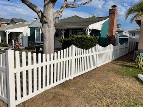 Speedy Vinyl Fence