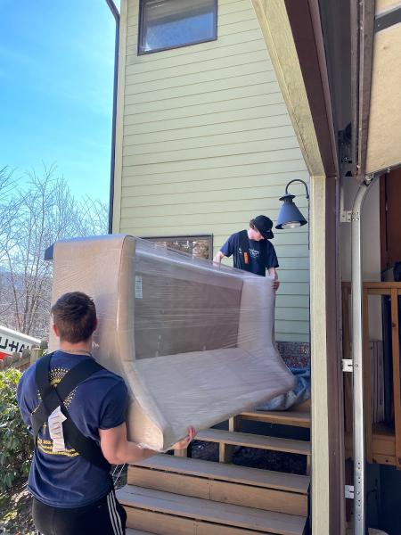 Illuminated Moving & Packing