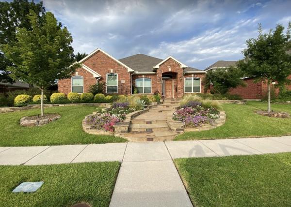 Four Seasons Lawn + Landscaping