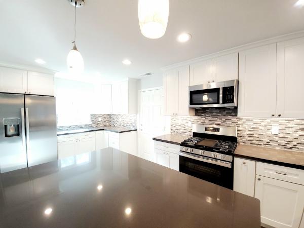 Woodlake Anchor Property Management